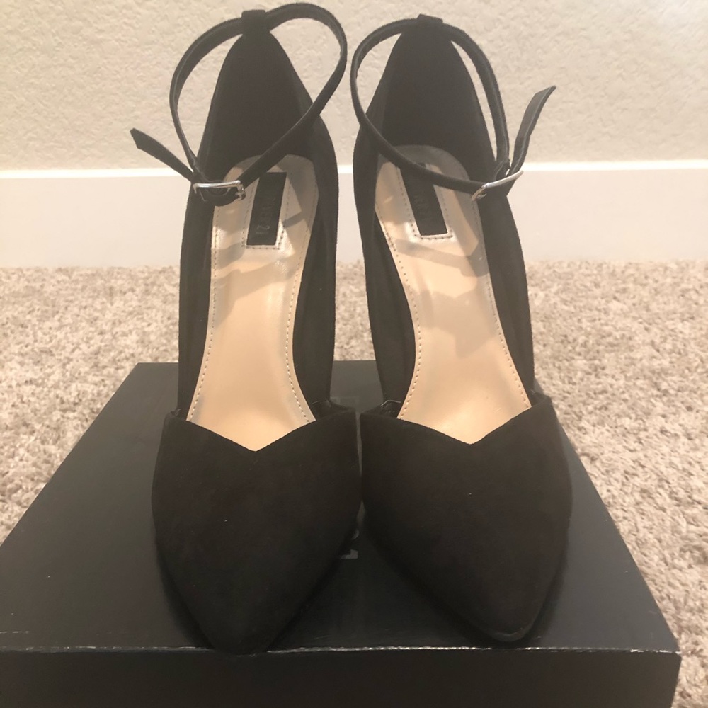Women 8.5 black heels